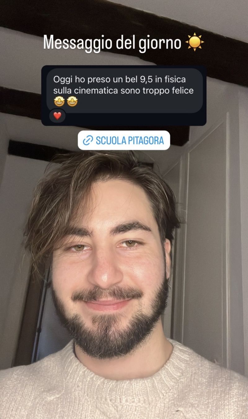 Messaggio entusiasta di uno studente che ha preso 9,5 in fisica sulla cinematica grazie al tutor Federico